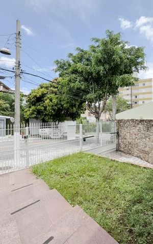 Casa à venda com 350m², 4 quartos e 8 vagasQuintal