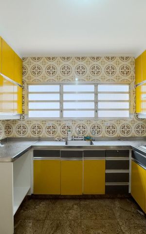 Casa à venda com 350m², 4 quartos e 8 vagasCozinha
