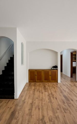 Casa à venda com 350m², 4 quartos e 8 vagasSala