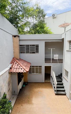 Casa à venda com 350m², 4 quartos e 8 vagasVista