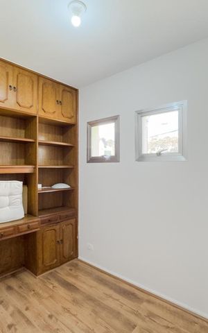 Casa à venda com 350m², 4 quartos e 8 vagasEscritório