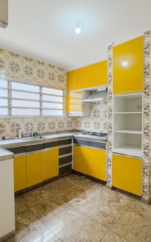 Casa à venda com 350m², 4 quartos e 8 vagasCozinha