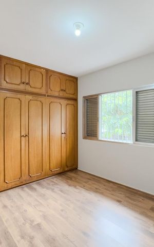 Casa à venda com 350m², 4 quartos e 8 vagasQuarto 2