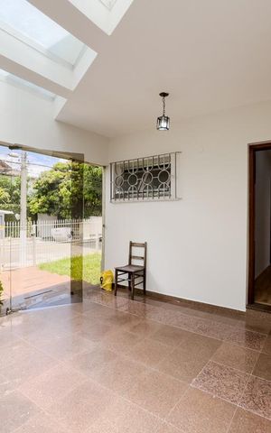Casa à venda com 350m², 4 quartos e 8 vagasQuintal