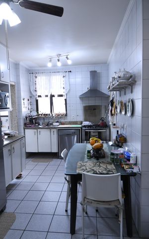 Apartamento à venda com 180m², 4 quartos e 2 vagasCozinha