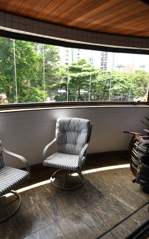 Apartamento à venda com 180m², 4 quartos e 2 vagasSala - Sacada