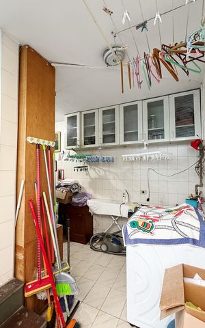 Casa à venda com 165m², 3 quartos e 2 vagas Casa à venda com 165m², 3 quartos e 2 vagasÁrea de Serviço