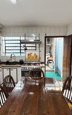 Casa à venda com 165m², 3 quartos e 2 vagas Casa à venda com 165m², 3 quartos e 2 vagasCozinha