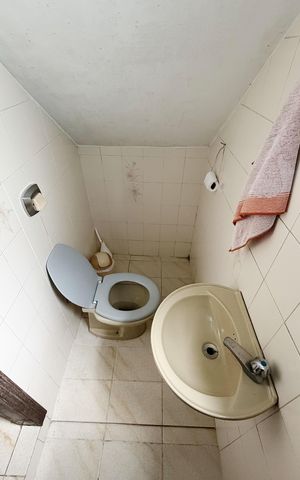 Casa à venda com 165m², 3 quartos e 2 vagas Casa à venda com 165m², 3 quartos e 2 vagasBanheiro de serviço