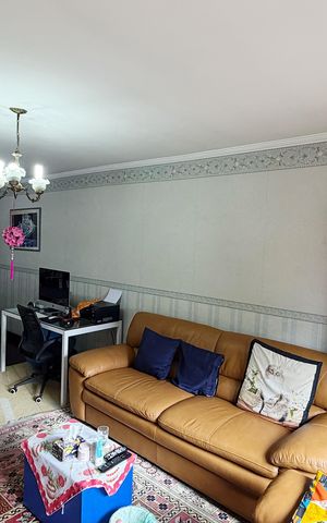 Casa à venda com 165m², 3 quartos e 2 vagas Casa à venda com 165m², 3 quartos e 2 vagasSala