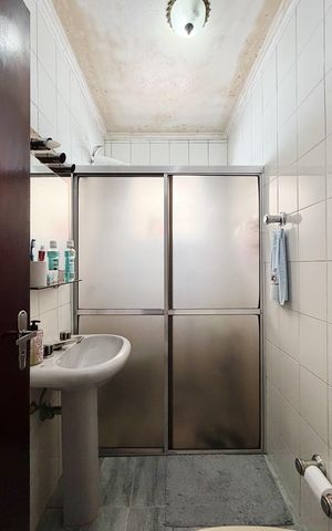 Casa à venda com 165m², 3 quartos e 2 vagas Casa à venda com 165m², 3 quartos e 2 vagasBanheiro Social 1
