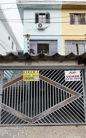 Casa à venda com 165m², 3 quartos e 2 vagas Casa à venda com 165m², 3 quartos e 2 vagasFachada 1