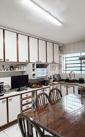 Casa à venda com 165m², 3 quartos e 2 vagas Casa à venda com 165m², 3 quartos e 2 vagasCozinha