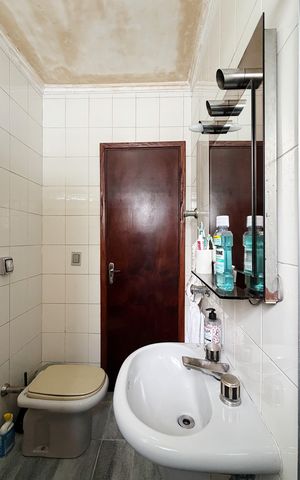 Casa à venda com 165m², 3 quartos e 2 vagas Casa à venda com 165m², 3 quartos e 2 vagasBanheiro Social 1