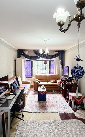 Casa à venda com 165m², 3 quartos e 2 vagas Casa à venda com 165m², 3 quartos e 2 vagasSala