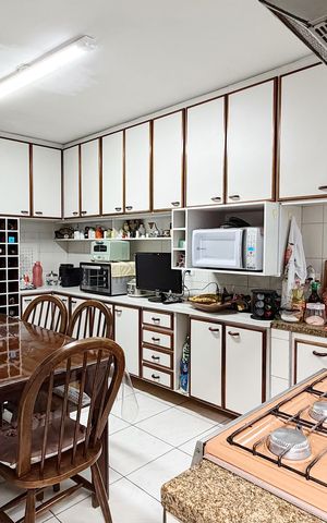 Casa à venda com 165m², 3 quartos e 2 vagas Casa à venda com 165m², 3 quartos e 2 vagasCozinha