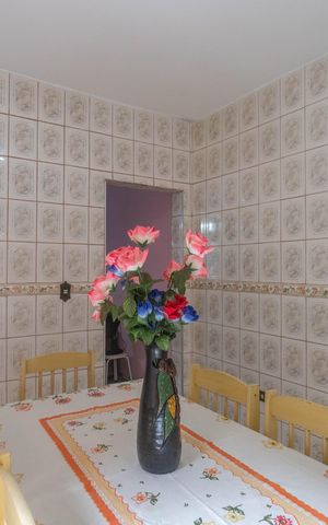 Casa à venda com 242m², 6 quartos e 2 vagas Casa à venda com 242m², 6 quartos e 2 vagasCasa 1 - Cozinha