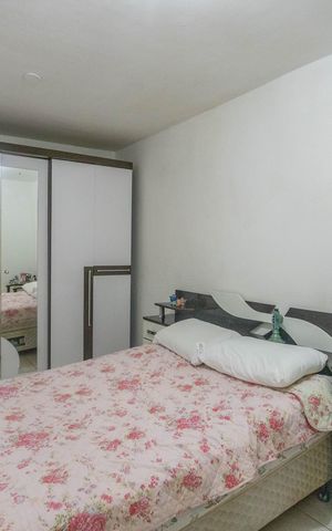 Casa à venda com 242m², 6 quartos e 2 vagas Casa à venda com 242m², 6 quartos e 2 vagasCasa 1 - Quarto 5