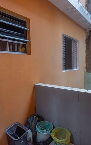 Casa à venda com 242m², 6 quartos e 2 vagas Casa à venda com 242m², 6 quartos e 2 vagasVaranda cozinha