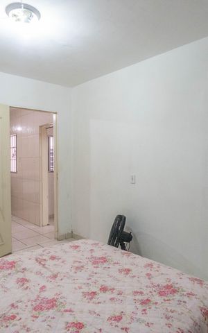 Casa à venda com 242m², 6 quartos e 2 vagas Casa à venda com 242m², 6 quartos e 2 vagasCasa 1 - Quarto 5