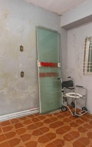 Casa à venda com 242m², 6 quartos e 2 vagas Casa à venda com 242m², 6 quartos e 2 vagasCasa 1 - Hall