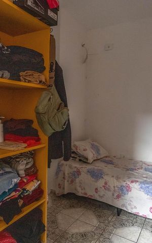 Casa à venda com 242m², 6 quartos e 2 vagas Casa à venda com 242m², 6 quartos e 2 vagasCasa 2 - quarto