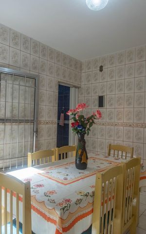 Casa à venda com 242m², 6 quartos e 2 vagas Casa à venda com 242m², 6 quartos e 2 vagasCasa 1 - Cozinha