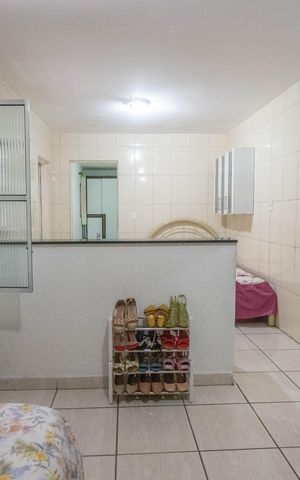 Casa à venda com 242m², 6 quartos e 2 vagas Casa à venda com 242m², 6 quartos e 2 vagasCasa 1 - Quarto 4