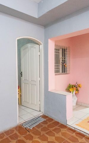 Casa à venda com 242m², 6 quartos e 2 vagas Casa à venda com 242m², 6 quartos e 2 vagasCasa 1 - Hall