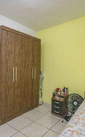 Casa à venda com 242m², 6 quartos e 2 vagas Casa à venda com 242m², 6 quartos e 2 vagasCasa 1 - Quarto 4