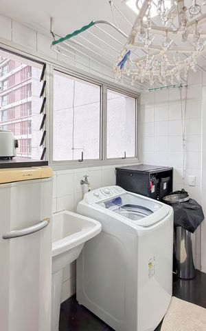 Apartamento à venda com 120m², 3 quartos e 2 vagas Apartamento à venda com 120m², 3 quartos e 2 vagasÁrea de Serviço