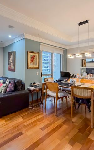 Apartamento à venda com 120m², 3 quartos e 2 vagas Apartamento à venda com 120m², 3 quartos e 2 vagasSala