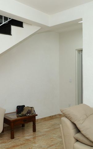 Casa à venda com 350m², 2 quartos e 5 vagasSala