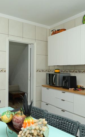 Casa à venda com 350m², 2 quartos e 5 vagasCozinha