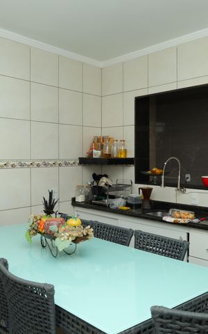 Casa à venda com 350m², 2 quartos e 5 vagasCozinha