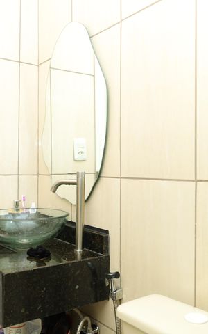 Casa à venda com 350m², 2 quartos e 5 vagasBanheiro 2