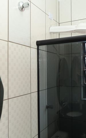 Casa à venda com 350m², 2 quartos e 5 vagasBanheiro 1