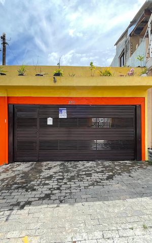 Casa à venda com 350m², 4 quartos e 2 vagas Casa à venda com 350m², 4 quartos e 2 vagasFachada+Placa