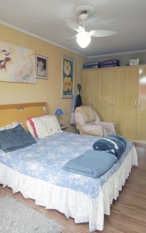 Casa à venda com 180m², 3 quartos e 3 vagasSuite