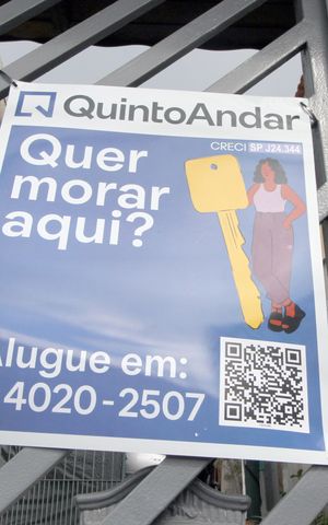 Casa à venda com 180m², 3 quartos e 3 vagasPlaca instalada em 14/01/2026 com o código YZUS-262