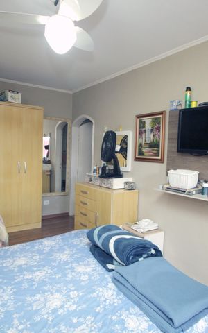 Casa à venda com 180m², 3 quartos e 3 vagasSuite