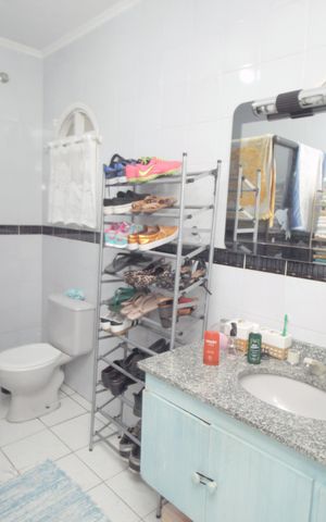 Casa à venda com 180m², 3 quartos e 3 vagasBanheiro