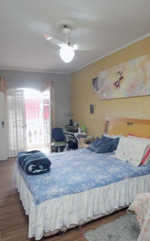 Casa à venda com 180m², 3 quartos e 3 vagasSuite