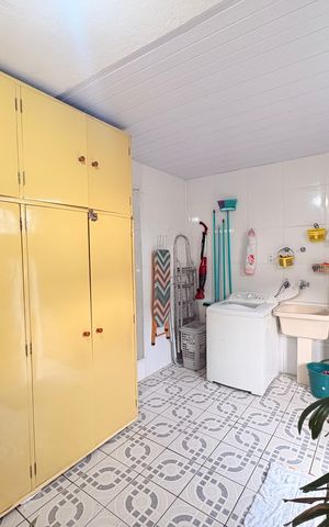 Casa à venda com 250m², 4 quartos e 4 vagasÁrea de Serviço