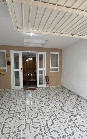 Casa à venda com 250m², 4 quartos e 4 vagasGaragem com churrasqueira