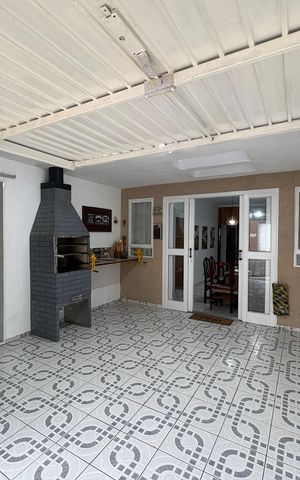 Casa à venda com 250m², 4 quartos e 4 vagasGaragem com churrasqueira