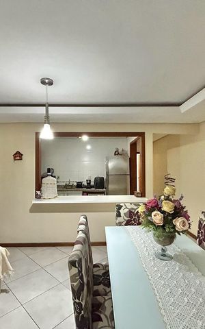 Casa à venda com 120m², 3 quartos e 2 vagas Casa à venda com 120m², 3 quartos e 2 vagasSala