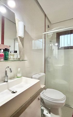 Casa à venda com 120m², 3 quartos e 2 vagas Casa à venda com 120m², 3 quartos e 2 vagasBanheiro
