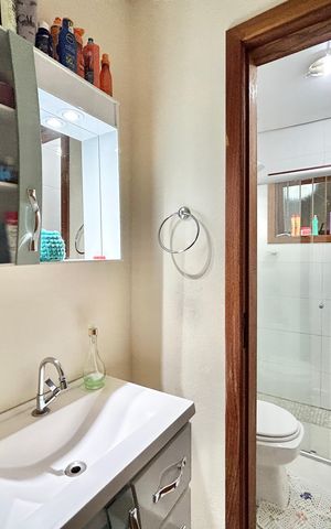 Casa à venda com 120m², 3 quartos e 2 vagas Casa à venda com 120m², 3 quartos e 2 vagasBanheiro