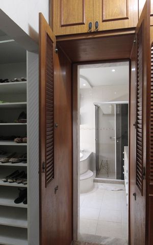 Casa à venda com 650m², 3 quartos e 4 vagasBanheiro da suíte